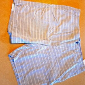 Men's Izod Navy shorts size 40